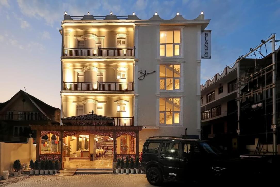 Hotel Blanco Srīnagar Exterior foto